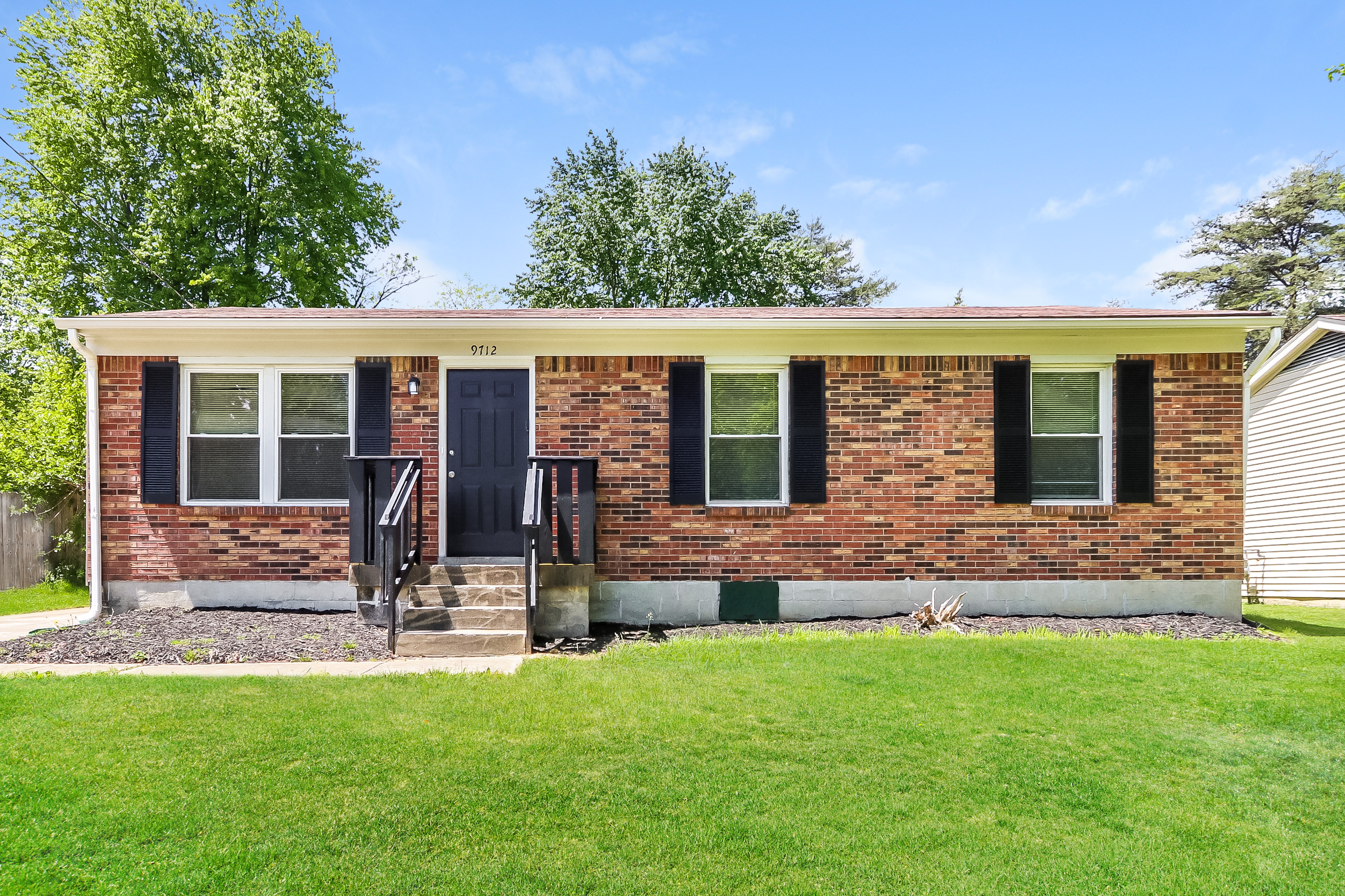 9712 Turnpike View Dr Louisville, KY 40229